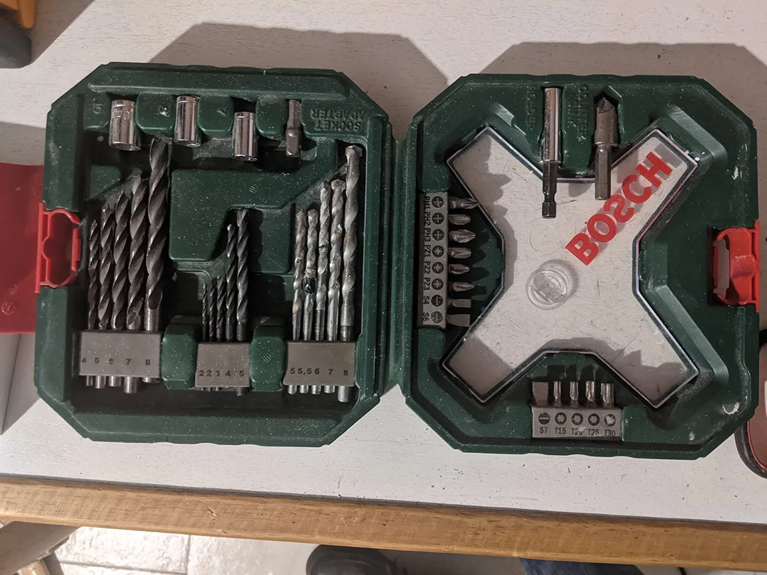 Bosch X-Line Set 34 Pezzi Punte e Bit Titanio