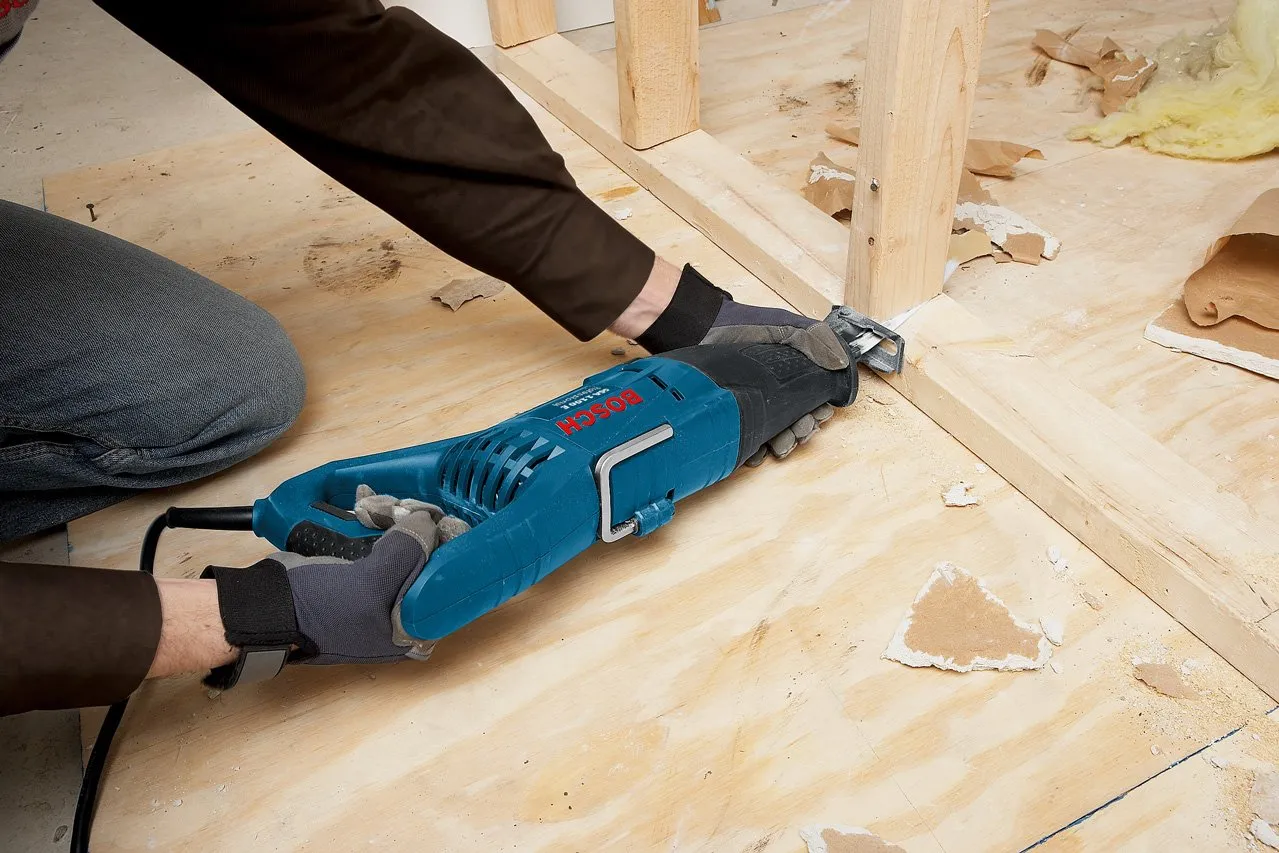 Bosch Professional Sega universale GSA 1100 E + lame 15pz
