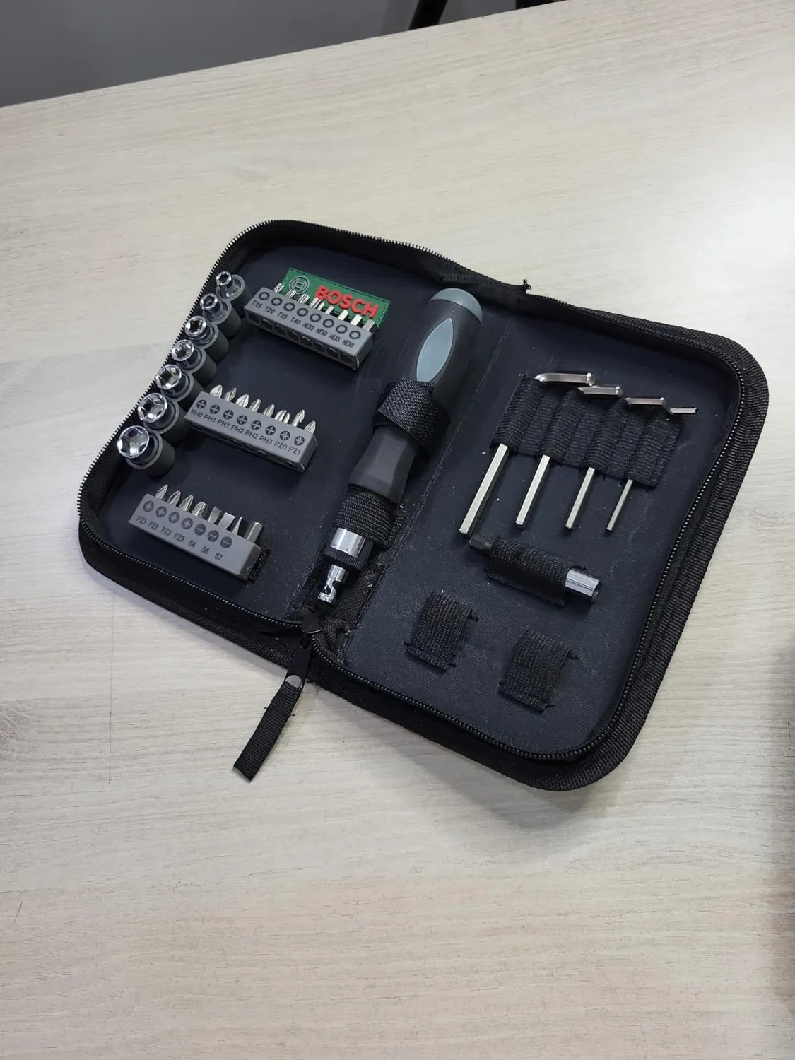 Bosch Astuccio Avvitamento 38 pezzi con Cricchetto
