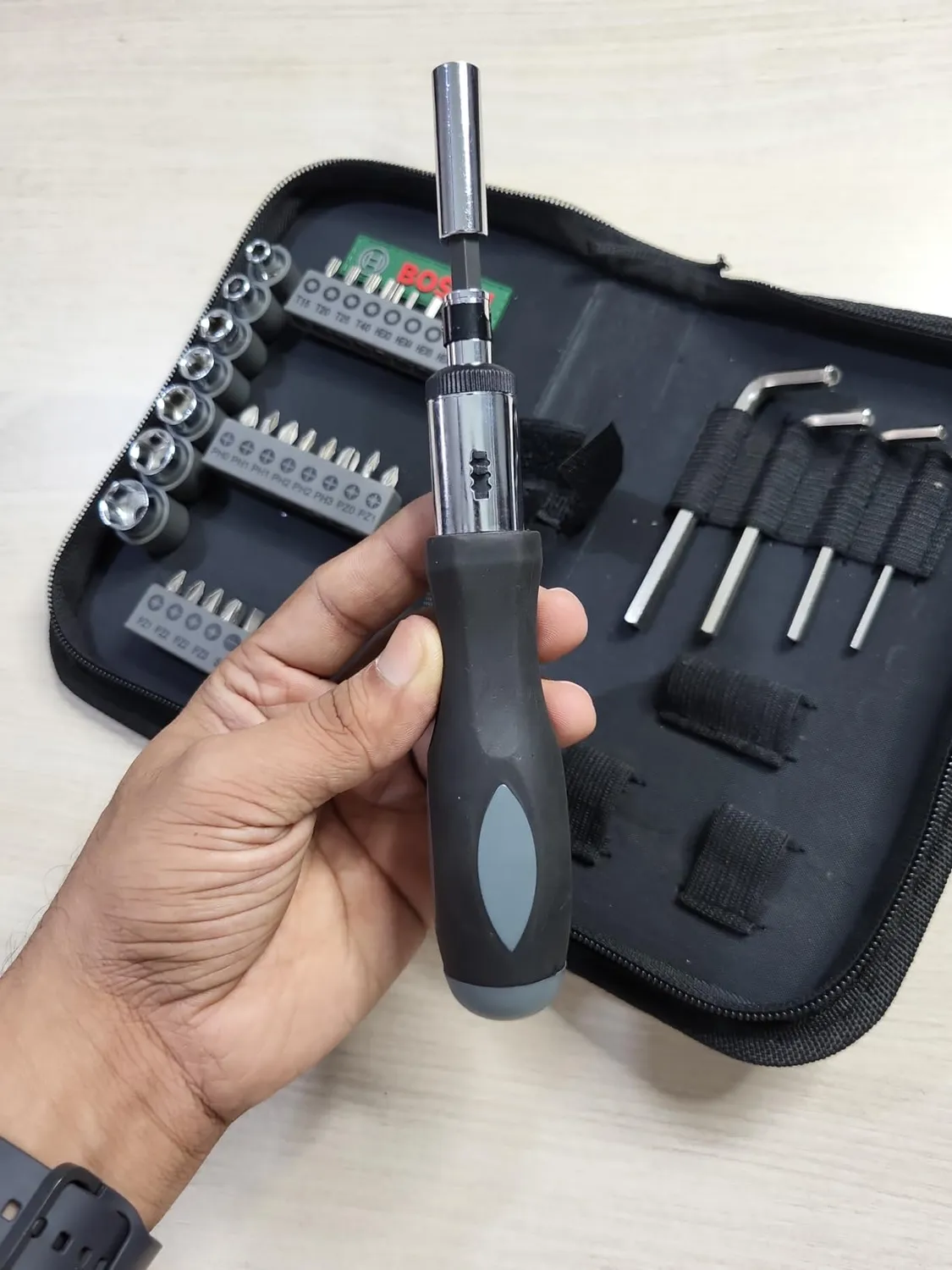 Bosch Astuccio Avvitamento 38 pezzi con Cricchetto
