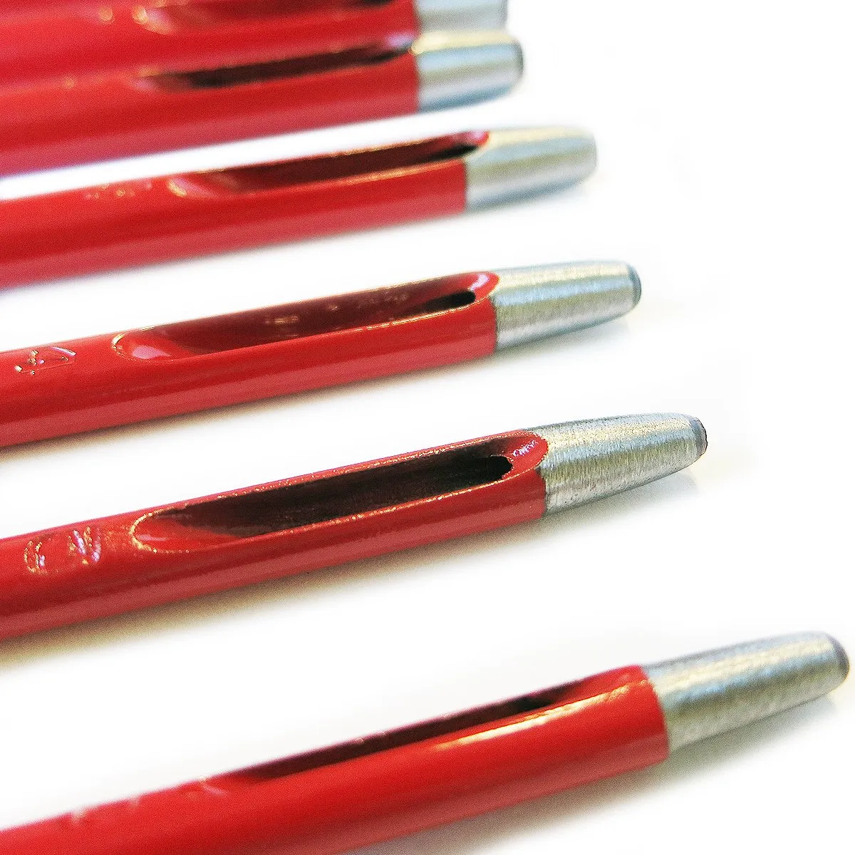 S&R punzoni cuoio fustelle 9 pz 2-10 mm rossi