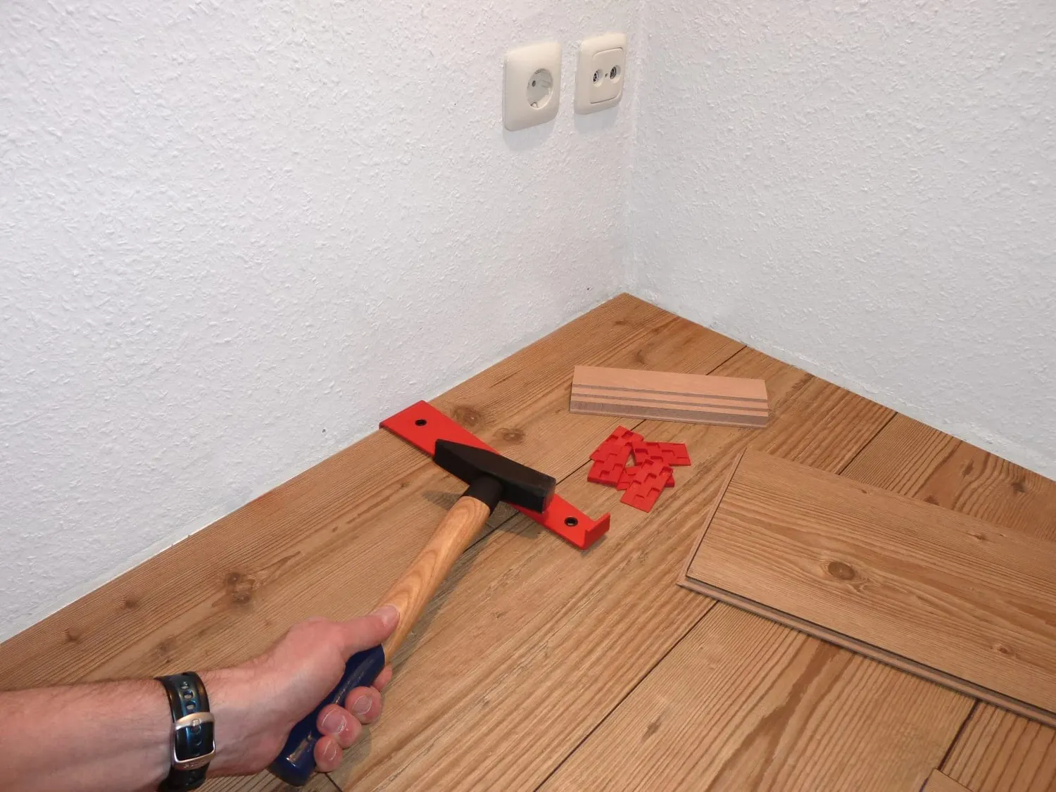 KWB 9823-50 cunei distanziatori parquet plastica 1-6 mm