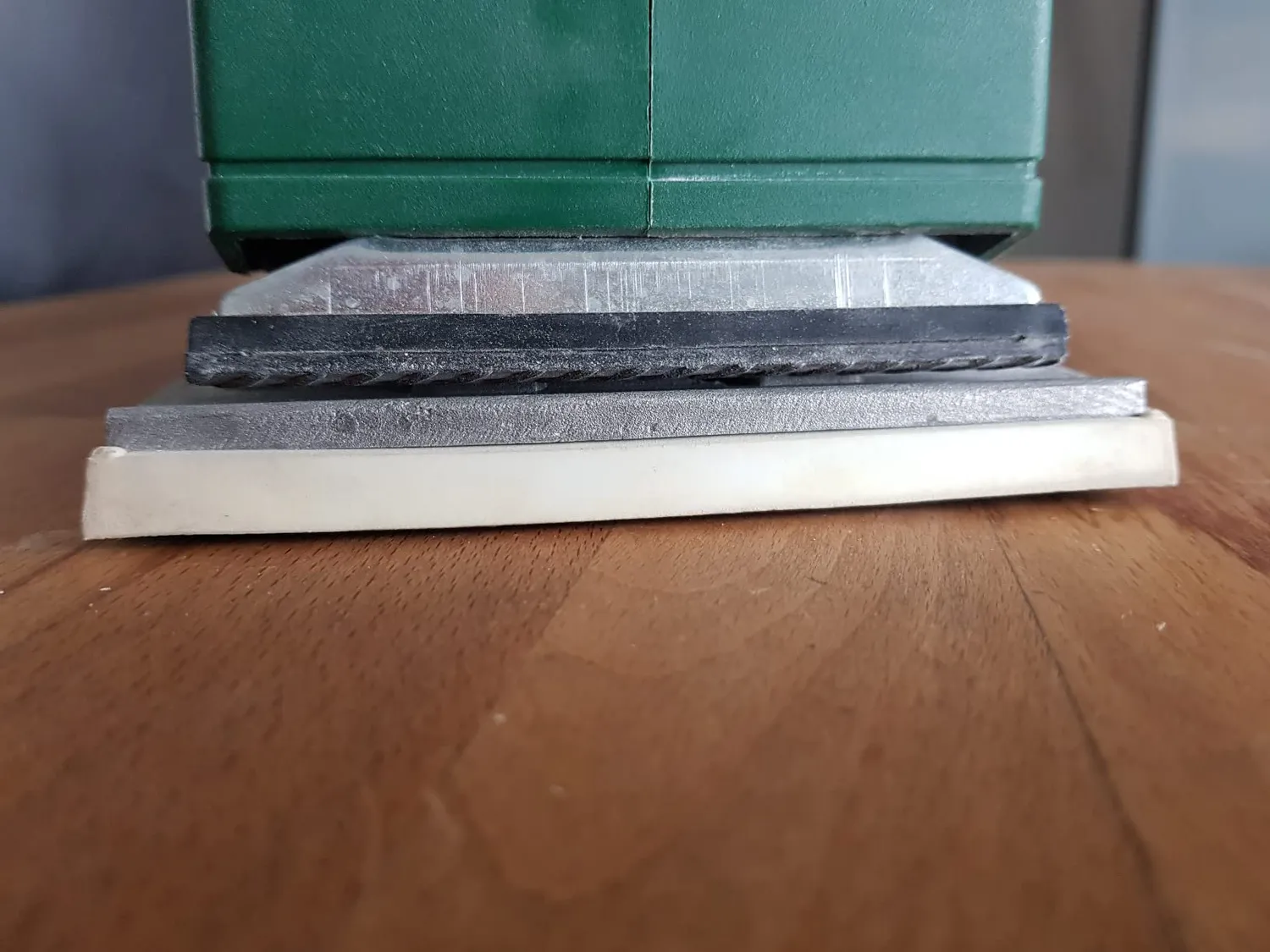 Bosch PRO piastra levigatura velcro per GSS 280 nera