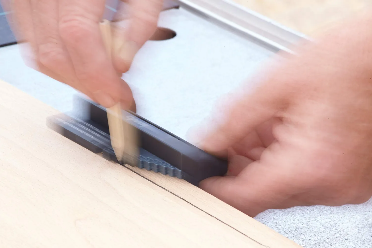 KWB cercacentri legno metallo con matita e magnete
