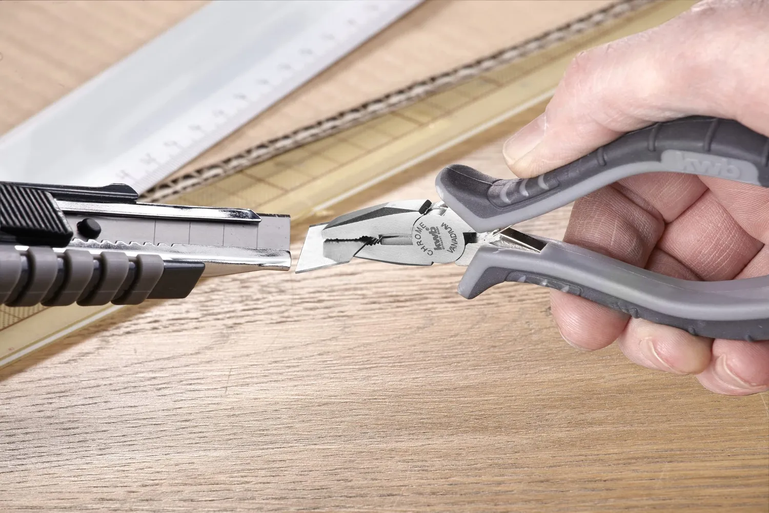 KWB 389710 pinza combinata elettronica 120 mm