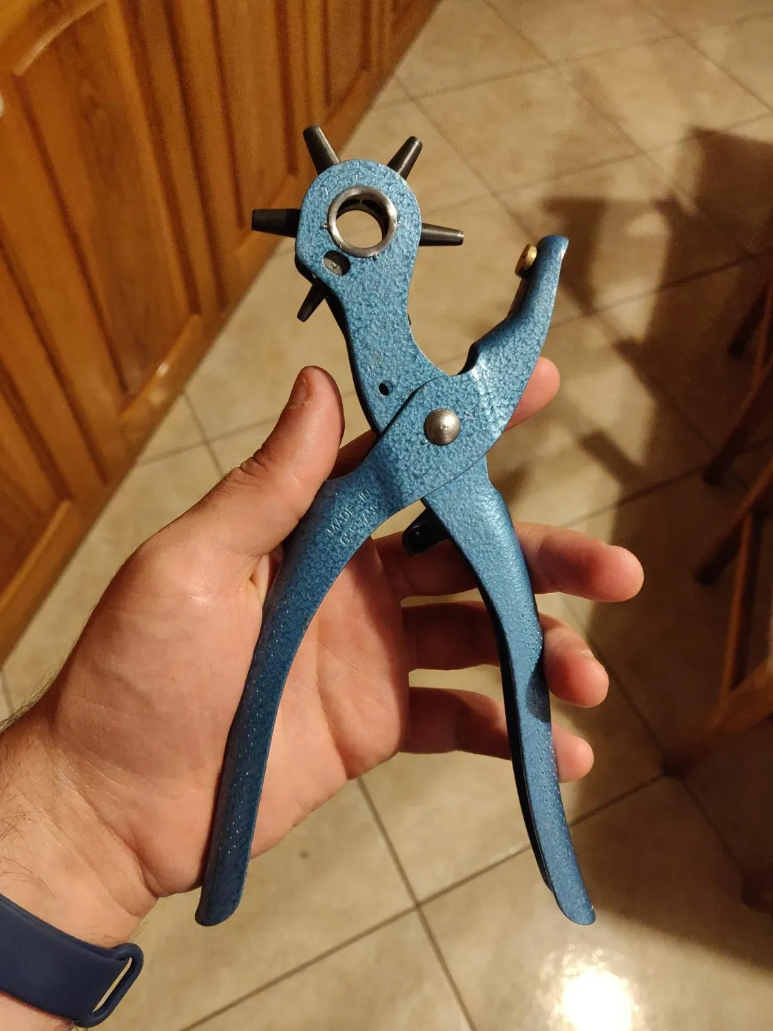S&R pinza fustellatrice bucacinture pelle azzurra 6 misure