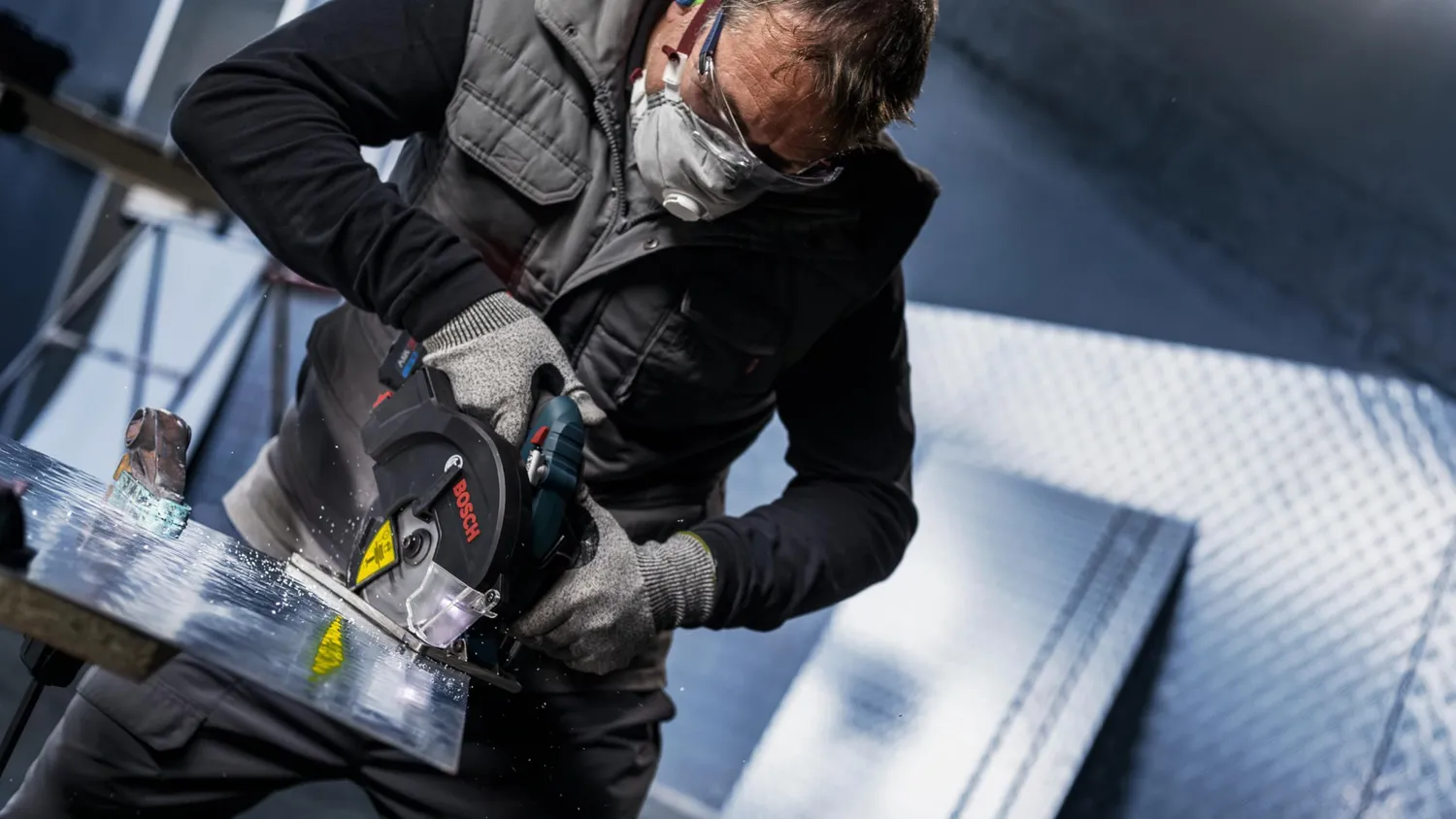 Bosch PRO Aluminium lama circolare cordless per alluminio e legno