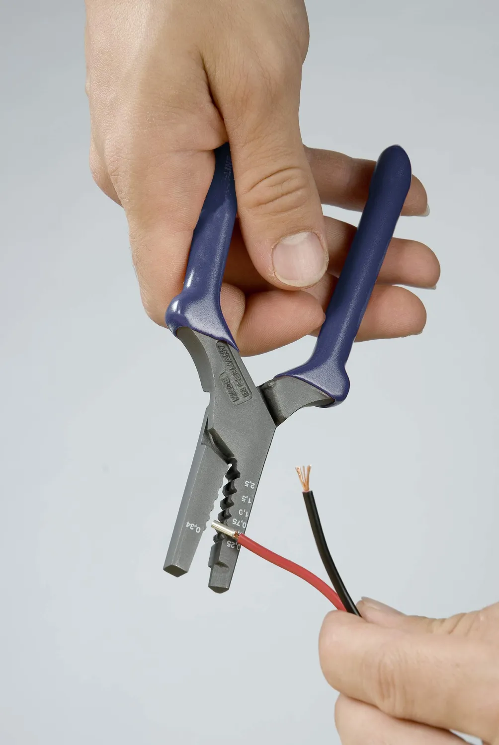 KWB 4022-00 pinza crimpatrice 140 mm con 30 puntalini