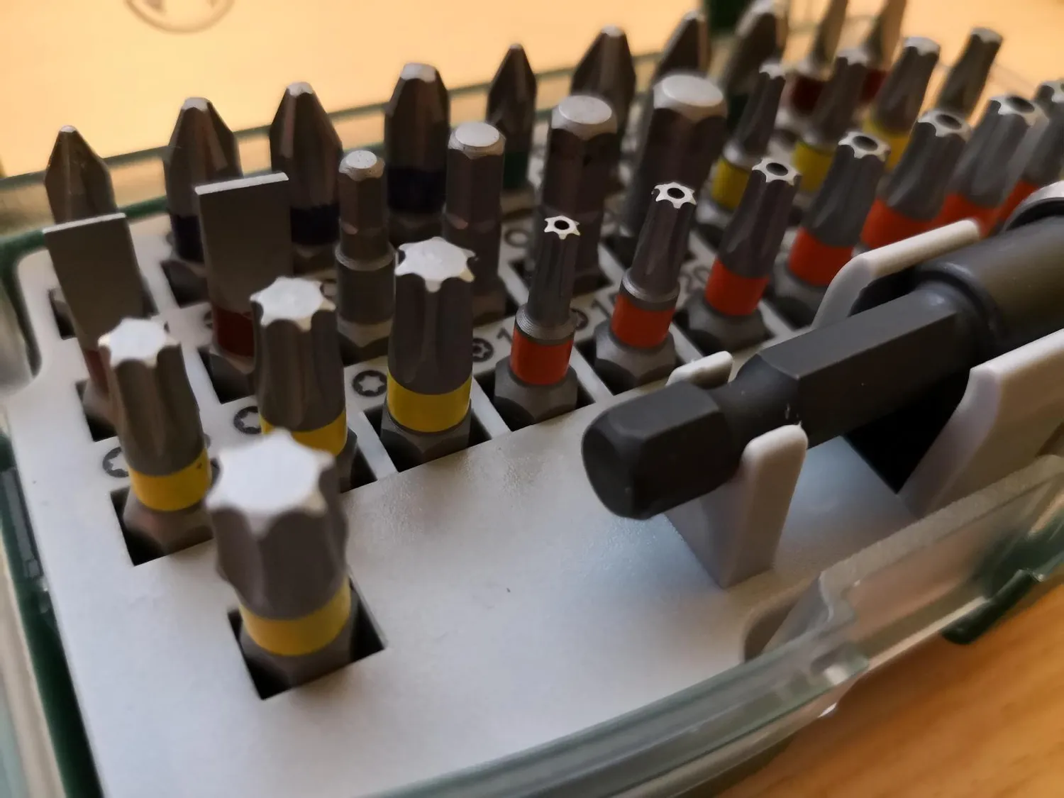 Bosch Rainbow Set 32 inserti avvitamento con portainserti